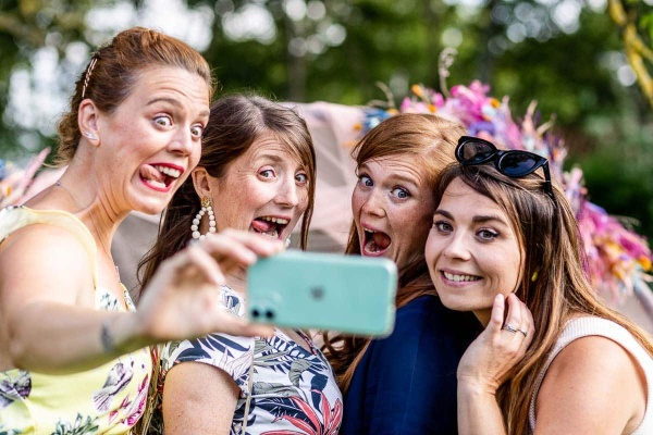 selfie-mariage-invites